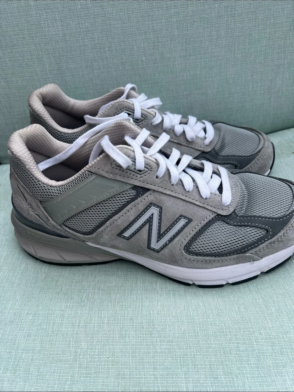 New Balance Grey 990’s V5 Classic Running Shoes size 8.5 2E (wide)
